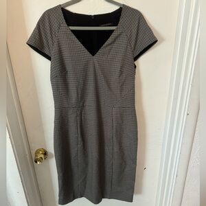 Womens Size 12 Banana Republic Brown Tan Cap Sleeve Striped Sheath Dress